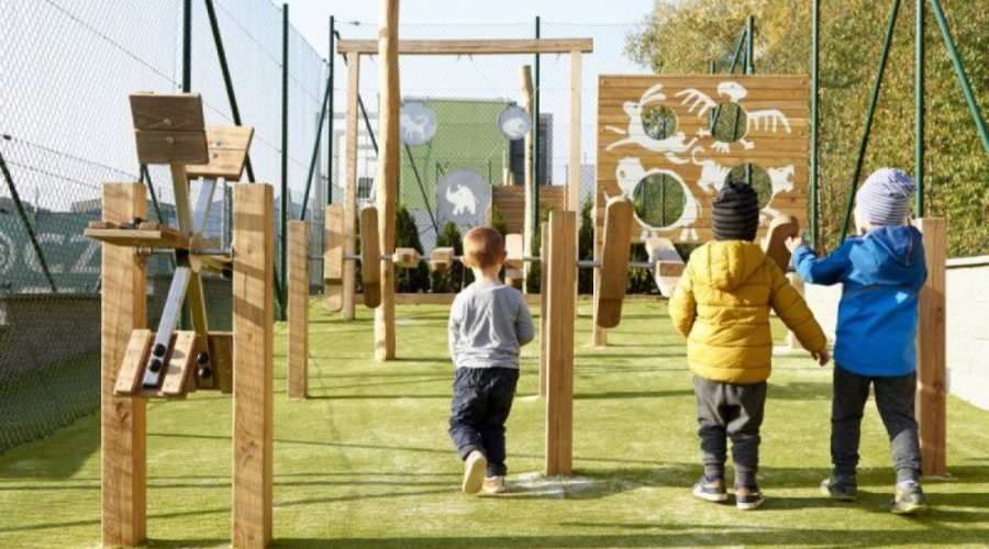 Kouzelné stezky korunami stromů, které vaše děti budou milovat